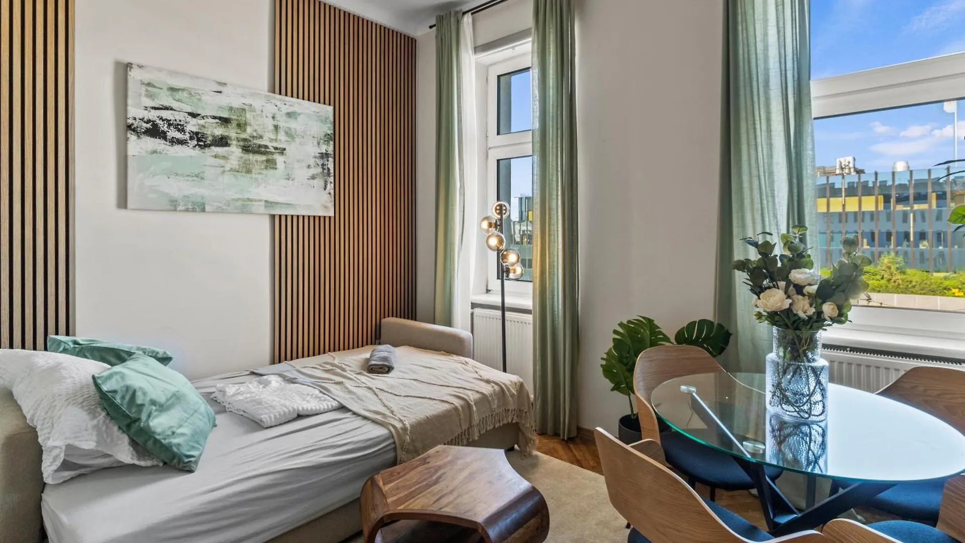 Close To Danube And Wiener Riesenrad Daire